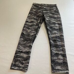 Lululemon Black Grey Wunder Under Leggings Size 4